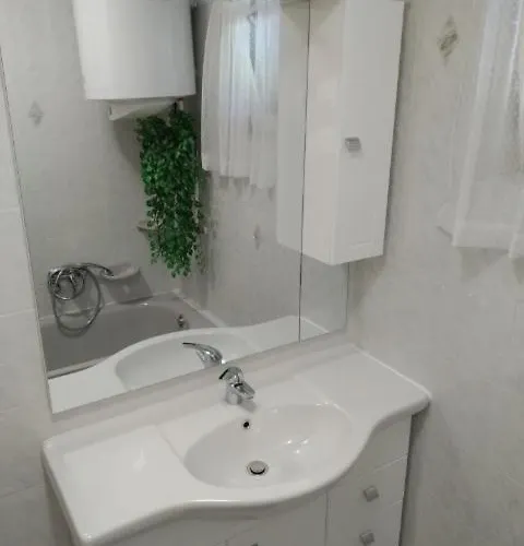 Uettoero Ut 177 B * Balatonfenyves